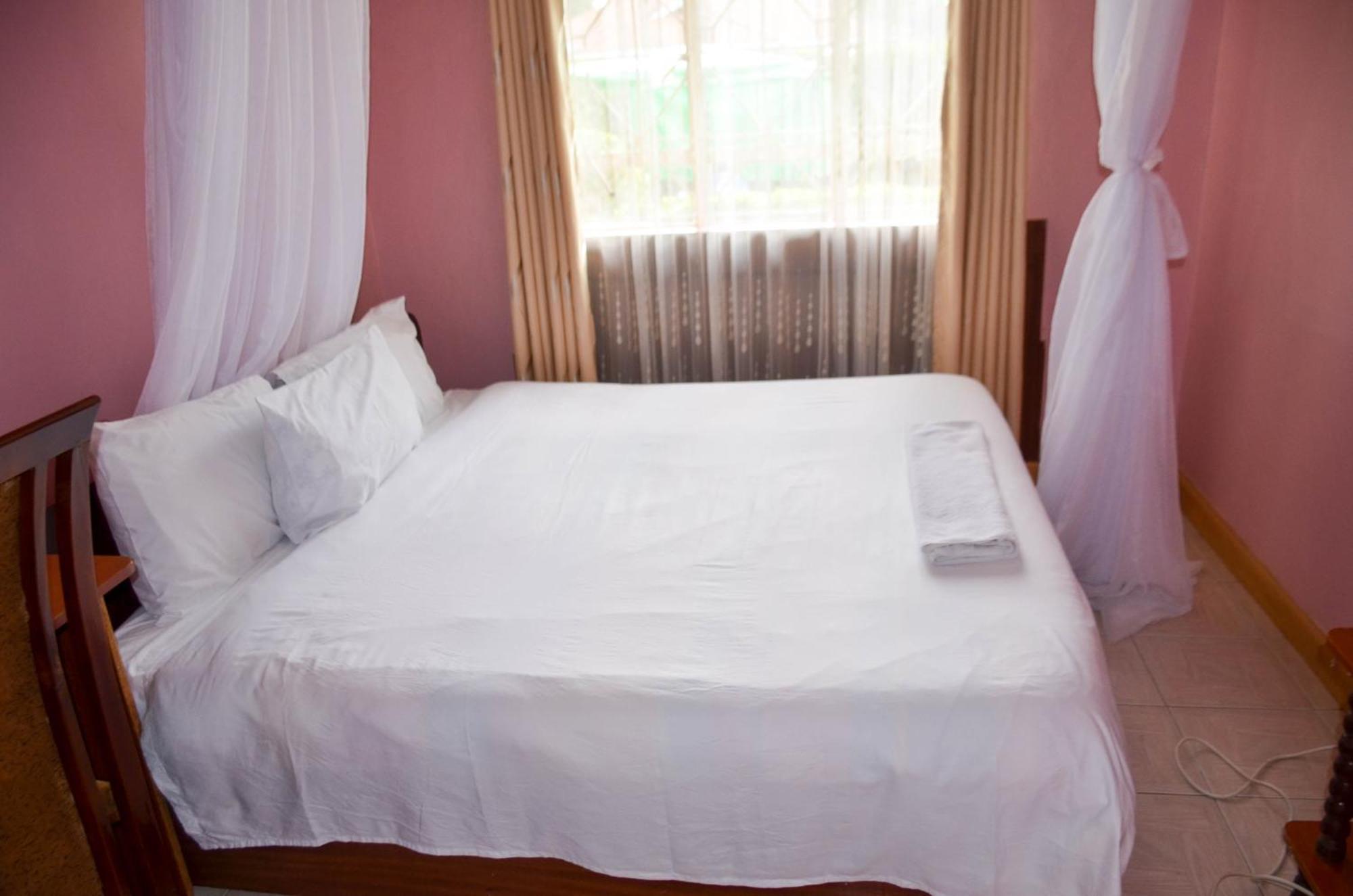 Salient Guest House エルドレット エクステリア 写真
